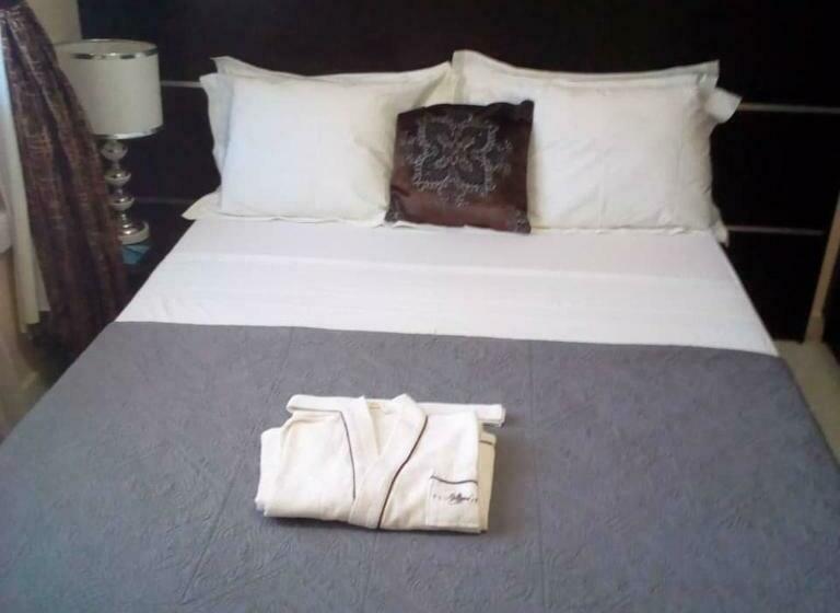 آپارتمان 2 خوابه, Nigus House