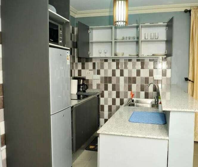 آپارتمان 2 خوابه, Nigus House