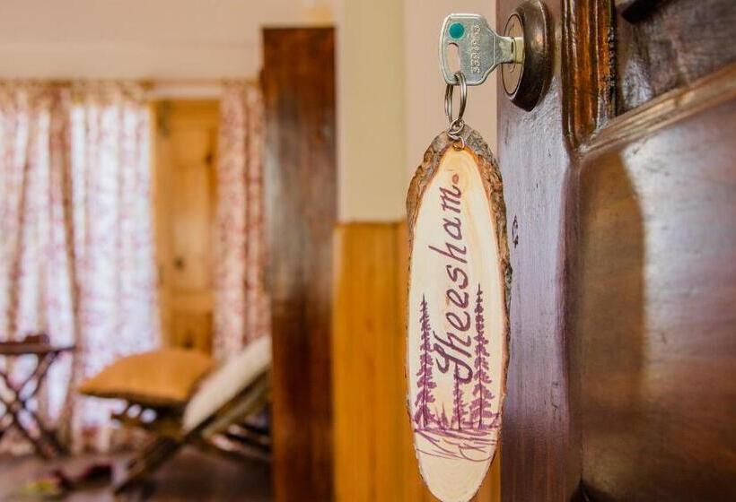 キングサイズベッドのスタンダードルーム, Aaramgah