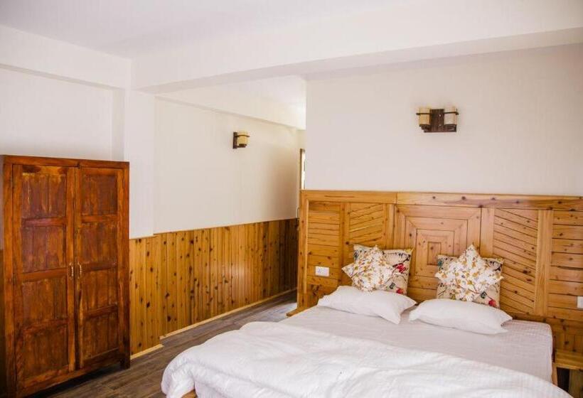 マウンテンビュースタンダードルーム, Aaramgah