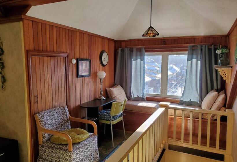 غرفة قياسية رباعية, Natalie House   Boston