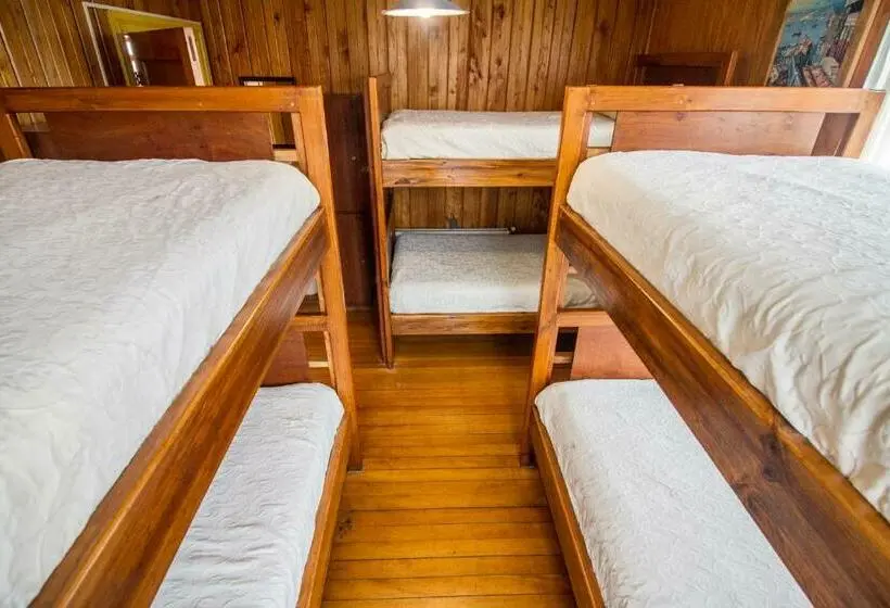Vuode Makuusalissa, 13 Lunas Hostel