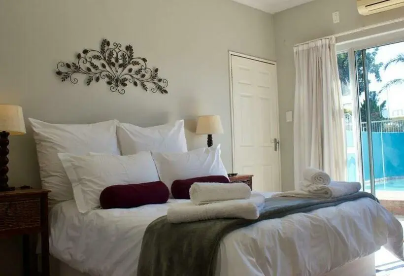 اتاق استاندارد با چشم‌انداز استخر, Orchard Guesthouse