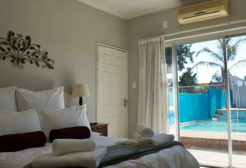 اتاق استاندارد با چشم‌انداز استخر, Orchard Guesthouse