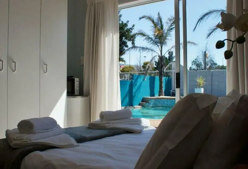 اتاق استاندارد با چشم‌انداز استخر, Orchard Guesthouse