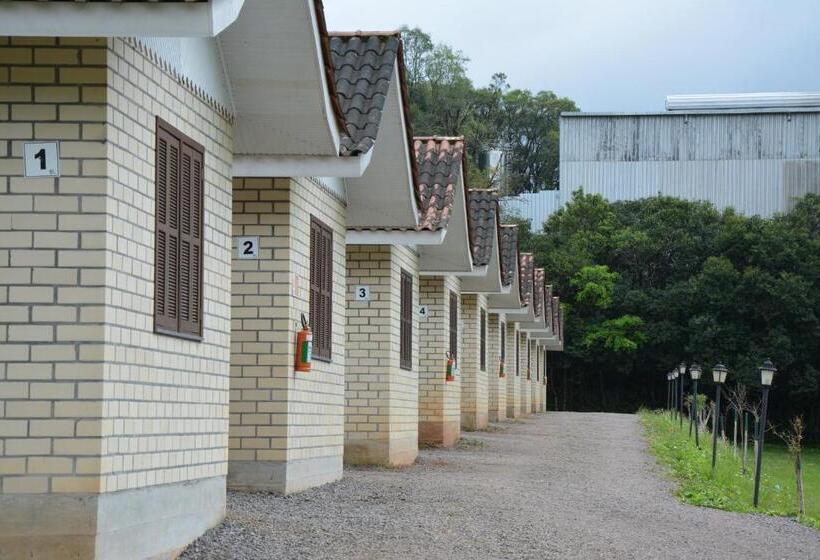 샬레, Pousada Parque Das Pitangueiras