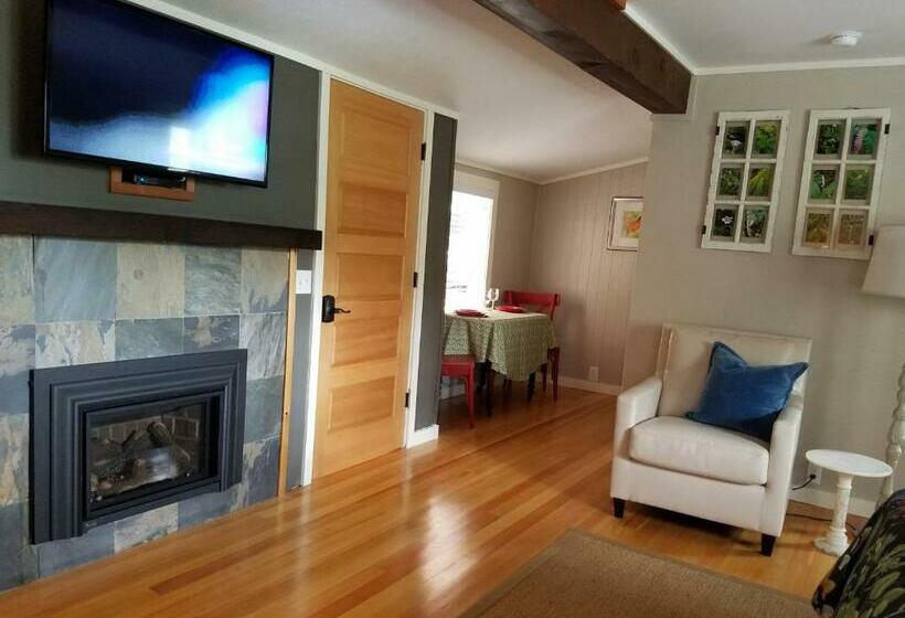 デラックススタジオ, China Creek Cottages