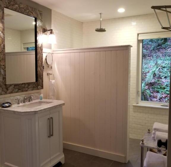 デラックススイート, China Creek Cottages