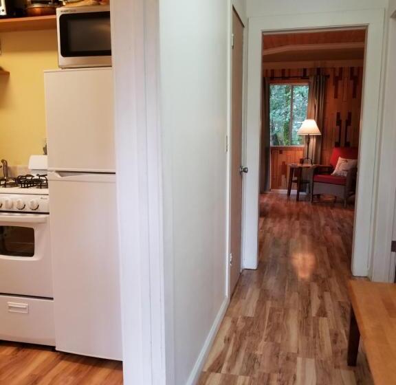 スイート, China Creek Cottages