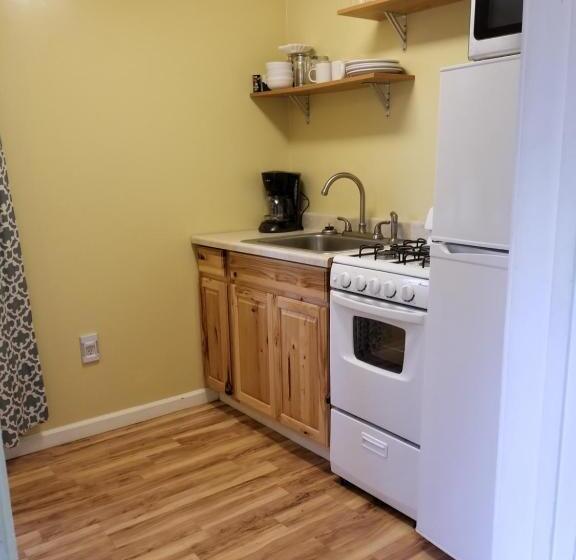 スイート, China Creek Cottages