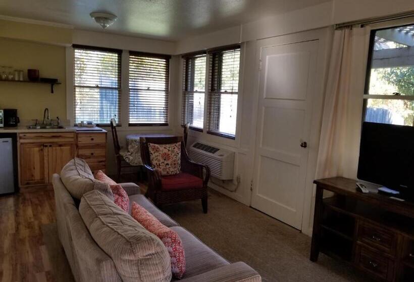 デラックススタジオ, China Creek Cottages