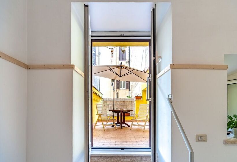 اتاق لوکس, Smoorooms Ostiense