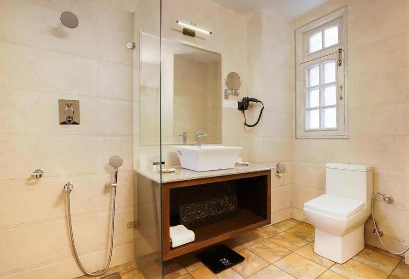 バルコニー付きデラックスルーム, Regenta Resort & Spa Mashobra