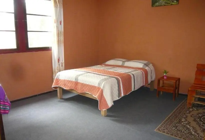اتاق استاندارد با سرویس بهداشتی مشترک, Hostel Fuentes