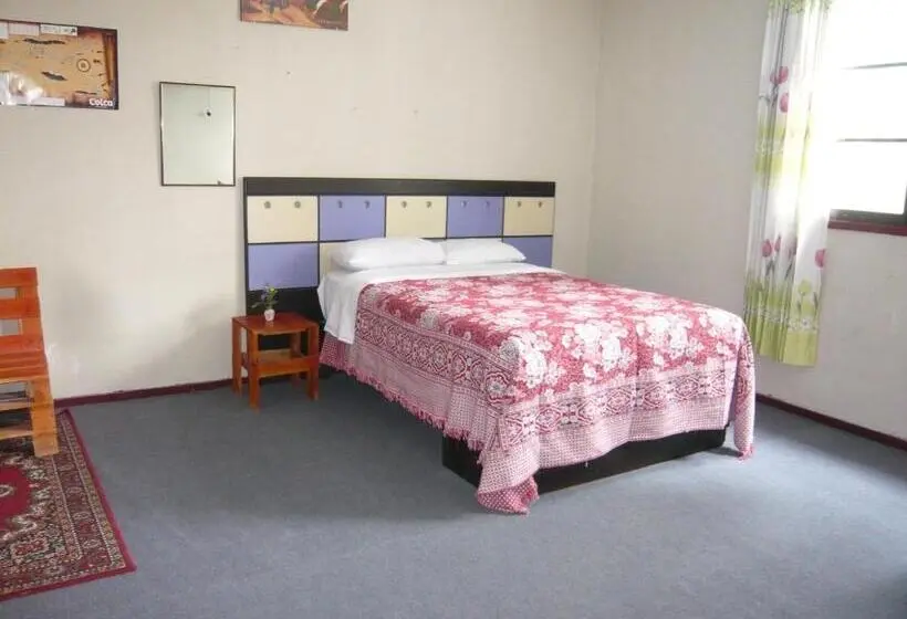 اتاق استاندارد با سرویس بهداشتی مشترک, Hostel Fuentes