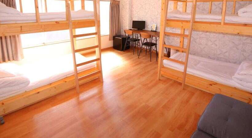 Family Room, Red Helmet House & Sports Bar Hiroshima