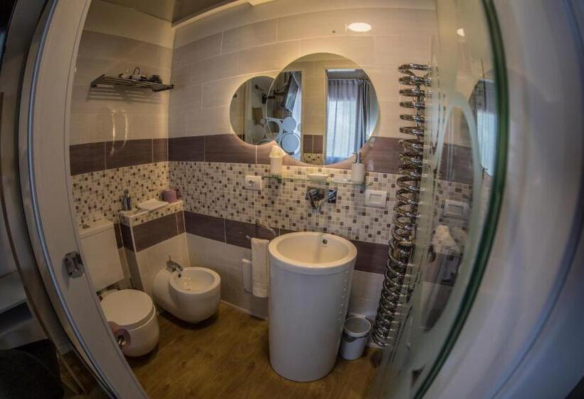 اتاق استاندارد چهار تخته, A Casa Di V Ale