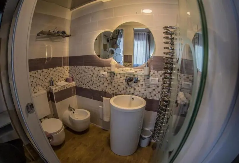 اتاق استاندارد چهار تخته, A Casa Di V Ale