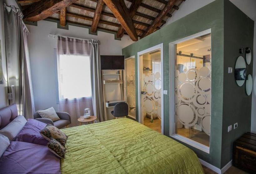 اتاق استاندارد چهار تخته, A Casa Di V Ale