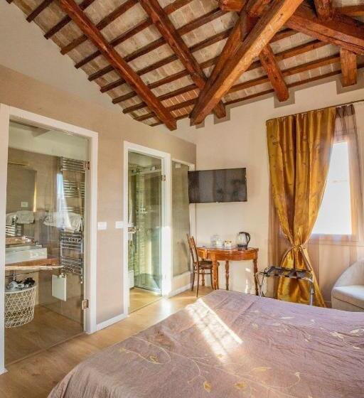 اتاق لوکس, A Casa Di V Ale