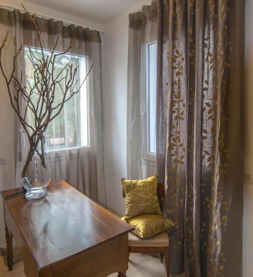 اتاق لوکس, A Casa Di V Ale