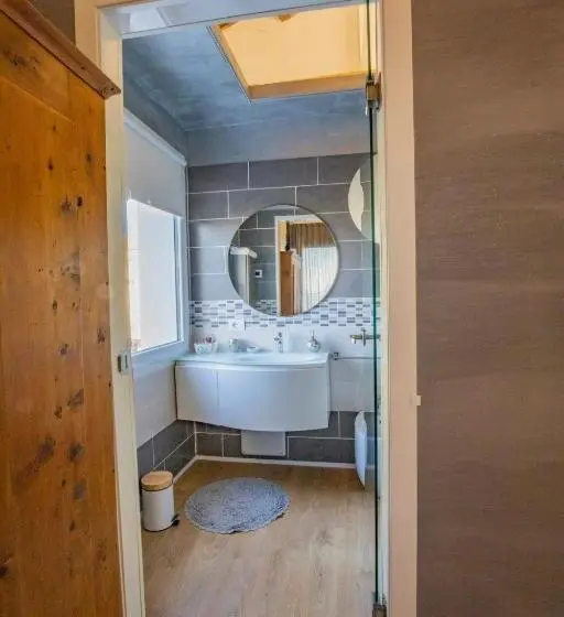 اتاق استاندارد, A Casa Di V Ale