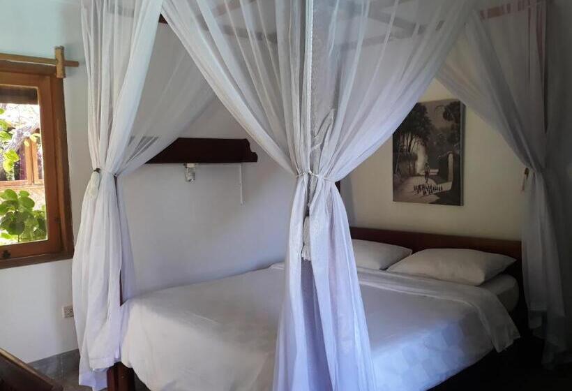 בונגלו משפחתי, Le Jardin