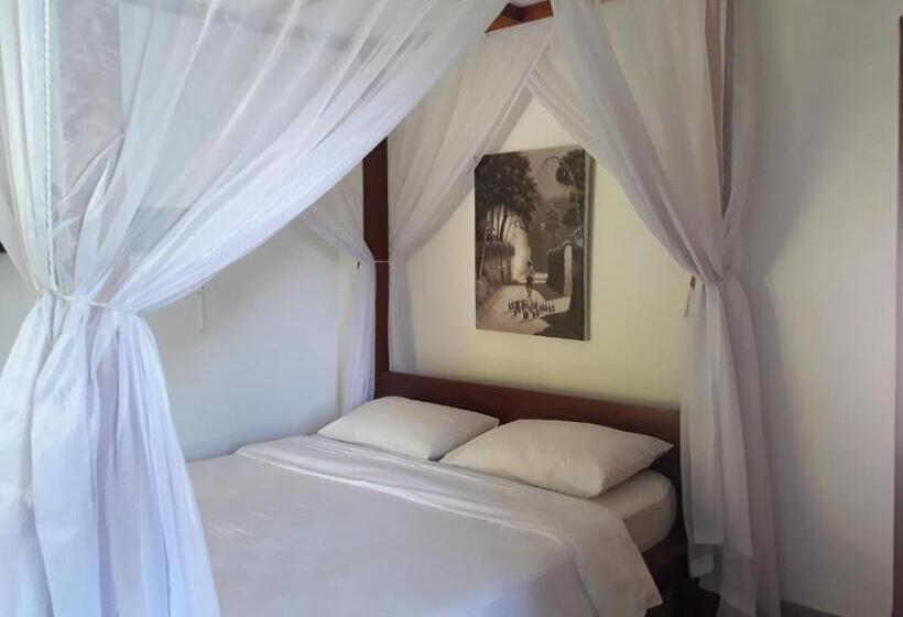 בונגלו משפחתי, Le Jardin