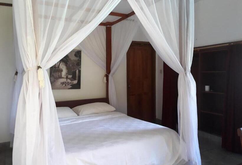 בונגלו משפחתי, Le Jardin