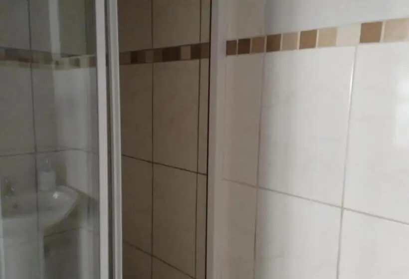 スタンダードルーム, Tokelo Guesthouse Emalahleni