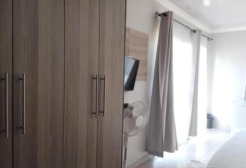 اتاق لوکس, Tokelo Guesthouse Emalahleni