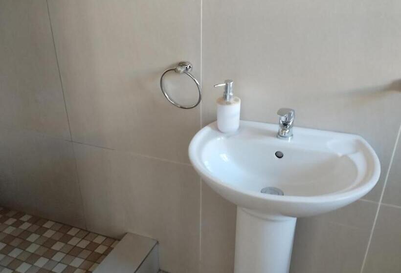 デラックスルーム, Tokelo Guesthouse Emalahleni