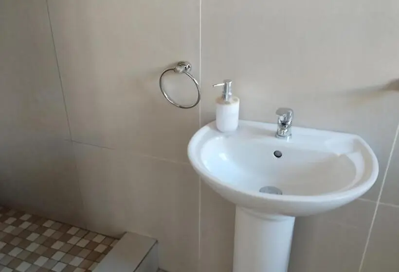 デラックスルーム, Tokelo Guesthouse Emalahleni