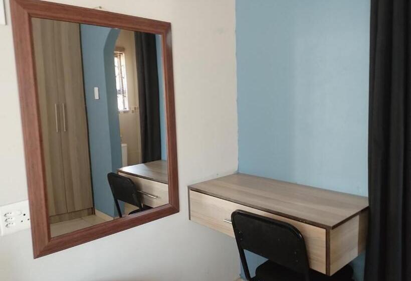 デラックスルーム, Tokelo Guesthouse Emalahleni