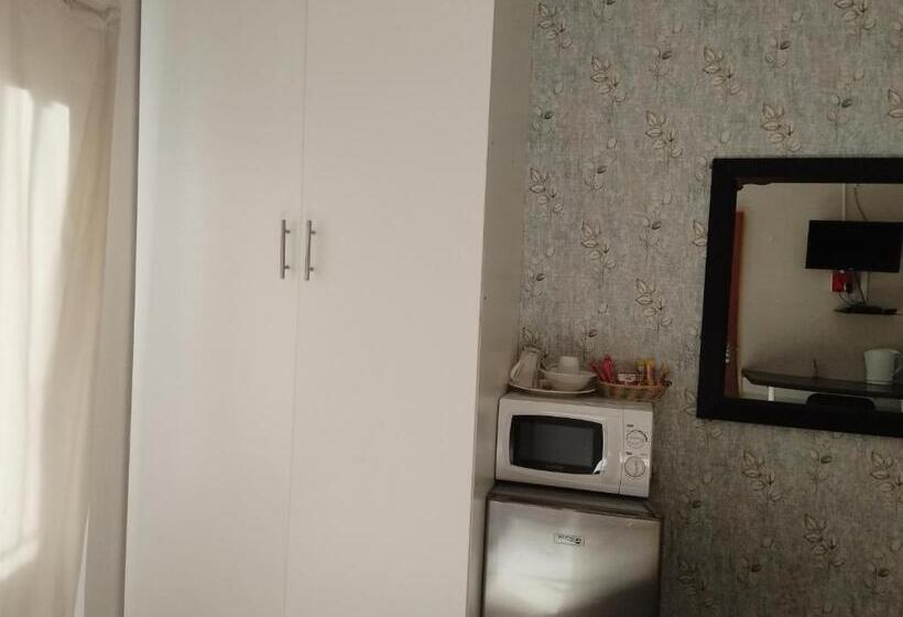 スタンダードルーム, Tokelo Guesthouse Emalahleni