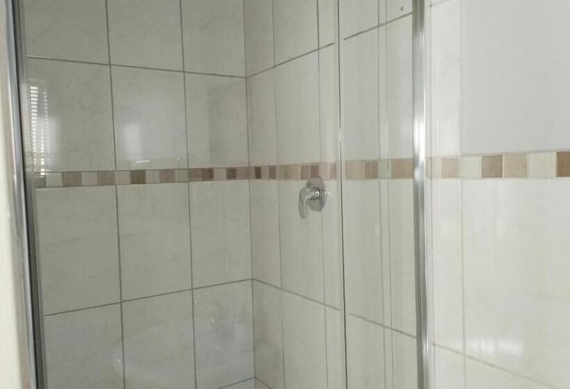 اتاق استاندارد, Tokelo Guesthouse Emalahleni