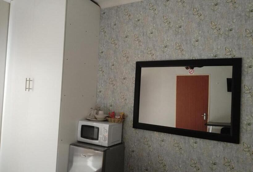 スタンダードルーム, Tokelo Guesthouse Emalahleni
