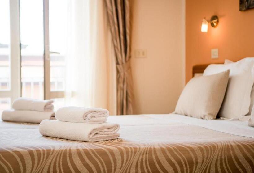 غرفة ديلوكس, Unique