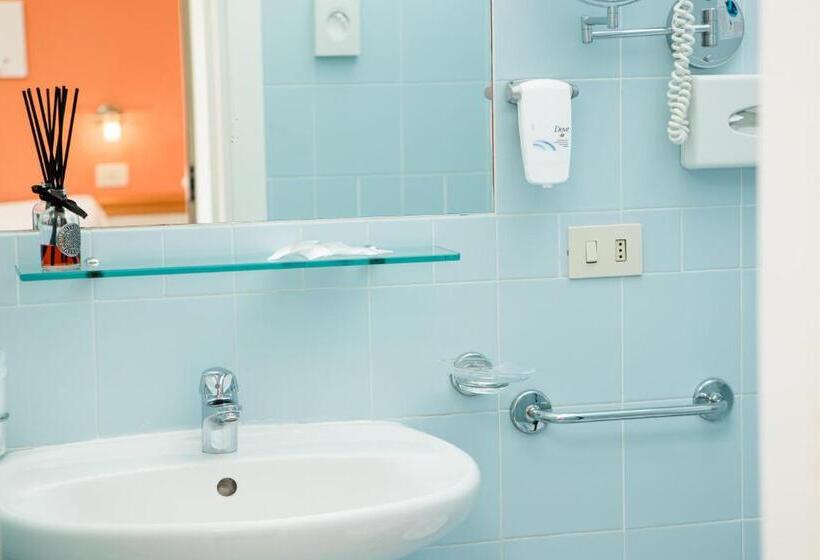 غرفة ديلوكس, Unique