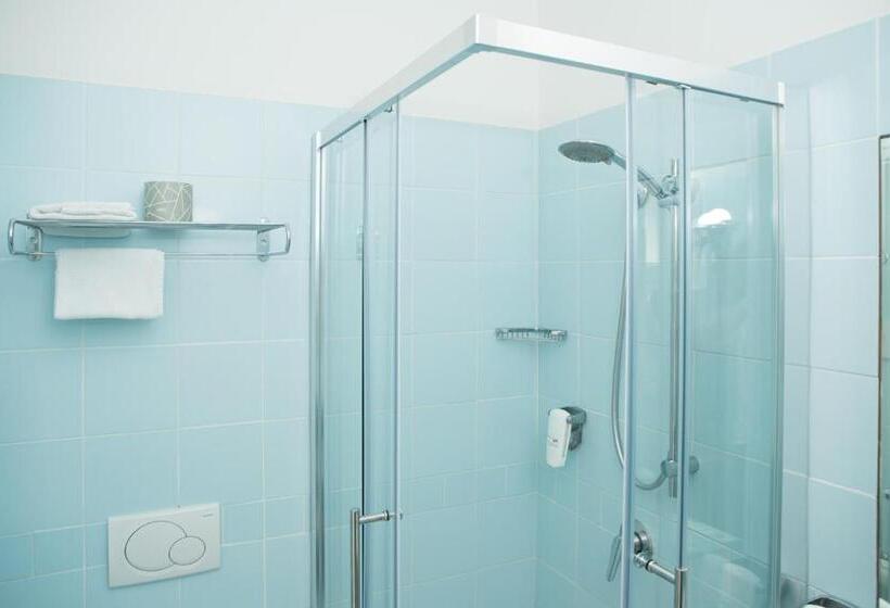 غرفة ديلوكس, Unique