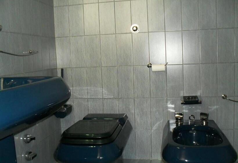 اتاق لوکس یک تخته, I 13 Cavalieri Guest House