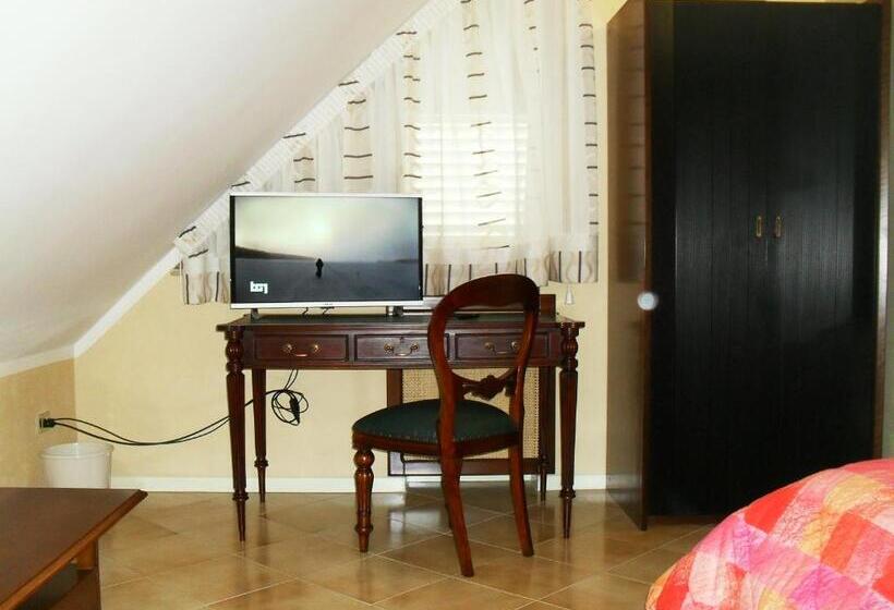 اتاق لوکس یک تخته, I 13 Cavalieri Guest House