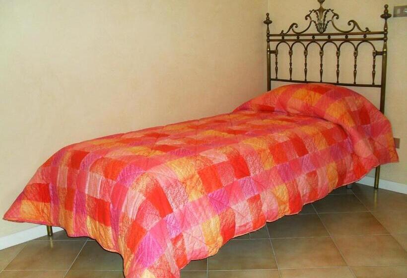 اتاق لوکس یک تخته, I 13 Cavalieri Guest House