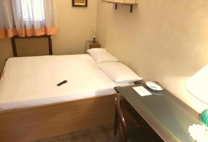 اتاق استاندارد, I 13 Cavalieri Guest House