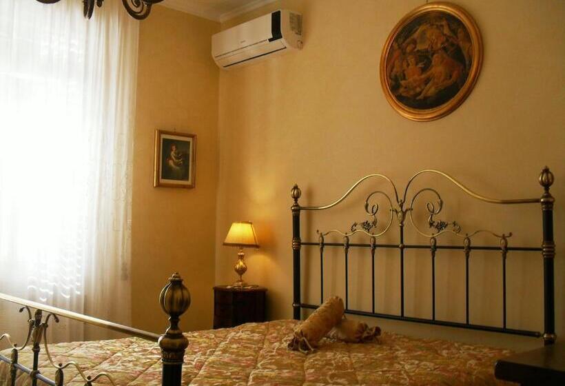 اتاق کلاسیک سه تخته, I 13 Cavalieri Guest House