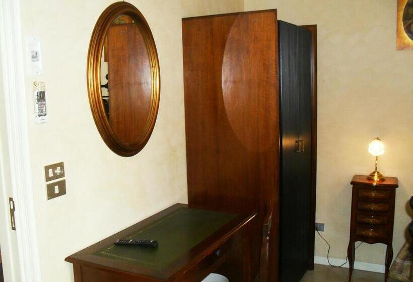 اتاق لوکس یک تخته, I 13 Cavalieri Guest House