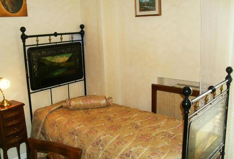 اتاق لوکس یک تخته, I 13 Cavalieri Guest House