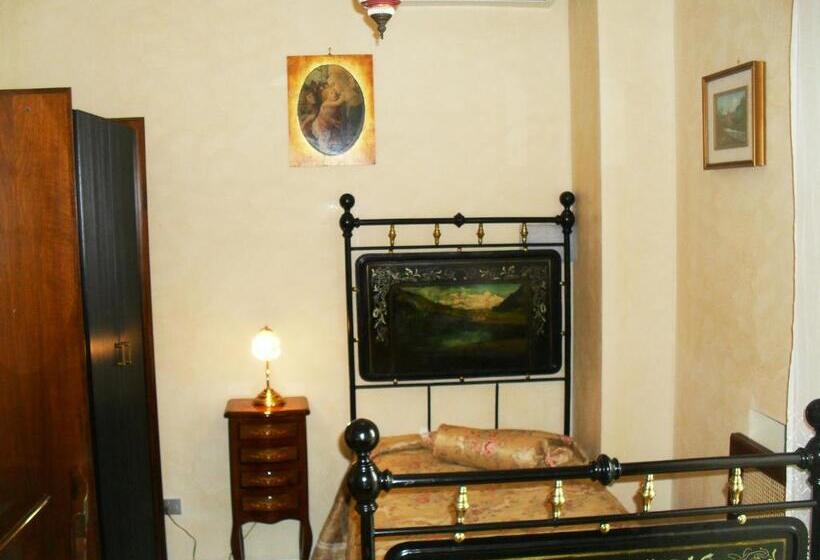 اتاق لوکس یک تخته, I 13 Cavalieri Guest House