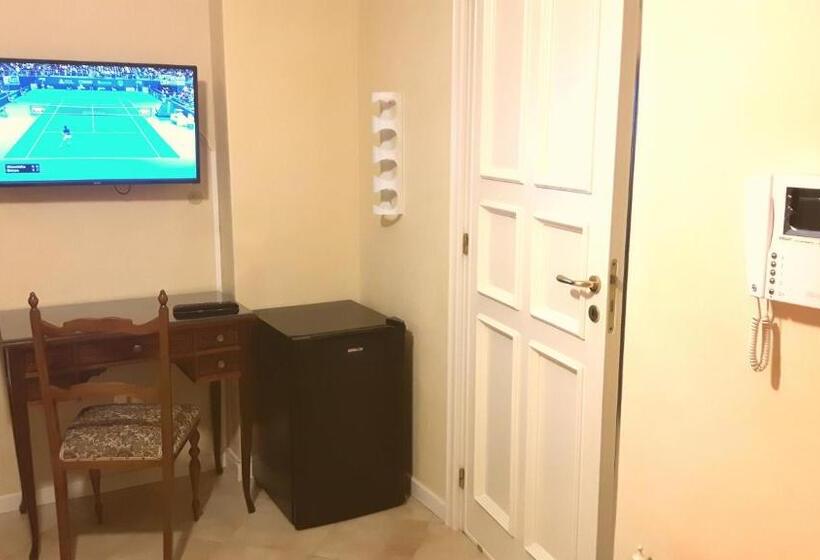 اتاق استاندارد, I 13 Cavalieri Guest House