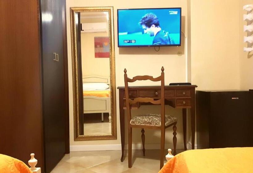 اتاق استاندارد, I 13 Cavalieri Guest House